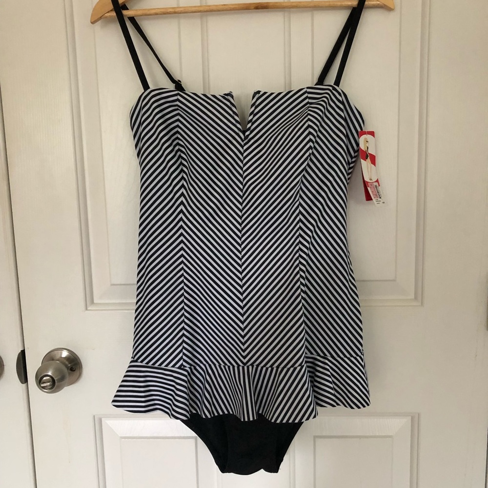 NWT Spanx One Piece Swimsuit, B & W, 10